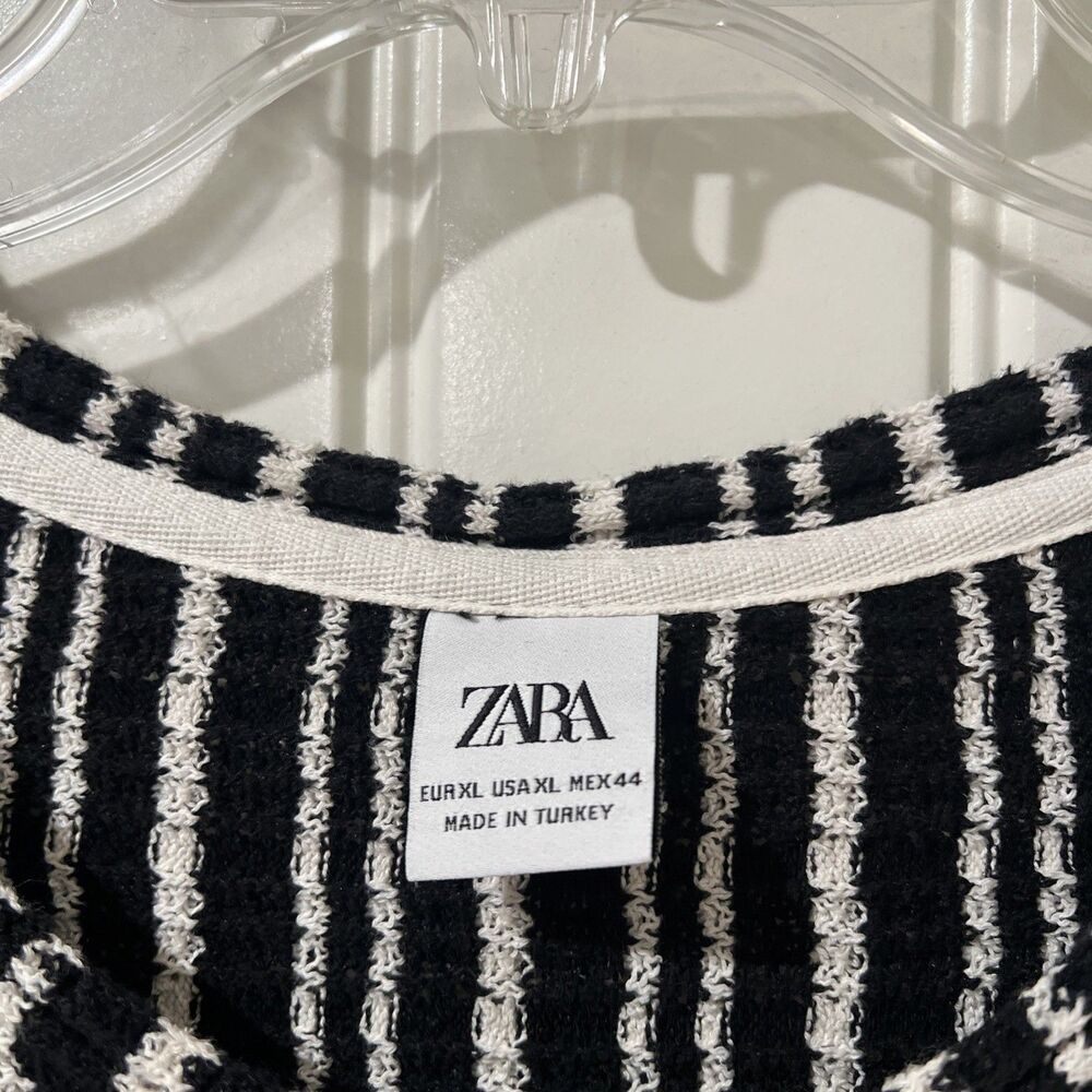 Zara Vertical Stripe Crewneck T-Shirt Men’s Size XL Short Sleeves Black/White - Picture 8 of 9